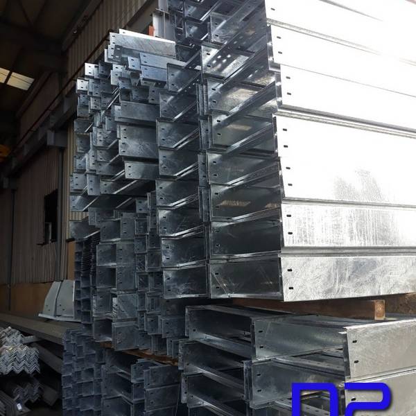    Thang cáp mạ nhúng nóng 400x100 dày 1,5 ly